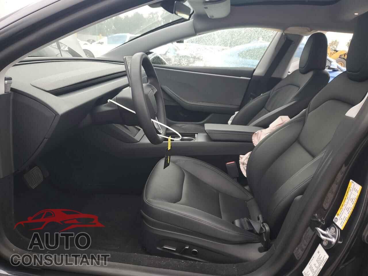 TESLA MODEL 3 2025 - 5YJ3E1EA2SF963928
