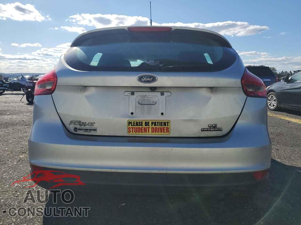 FORD FOCUS 2015 - 1FADP3K28FL223039