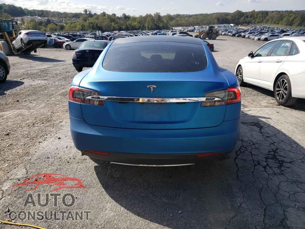 TESLA MODEL S 2015 - 5YJSA1E21FF118915