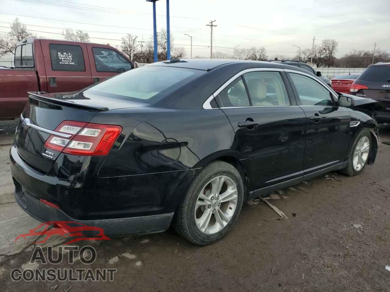 FORD TAURUS 2018 - 1FAHP2E84JG113571
