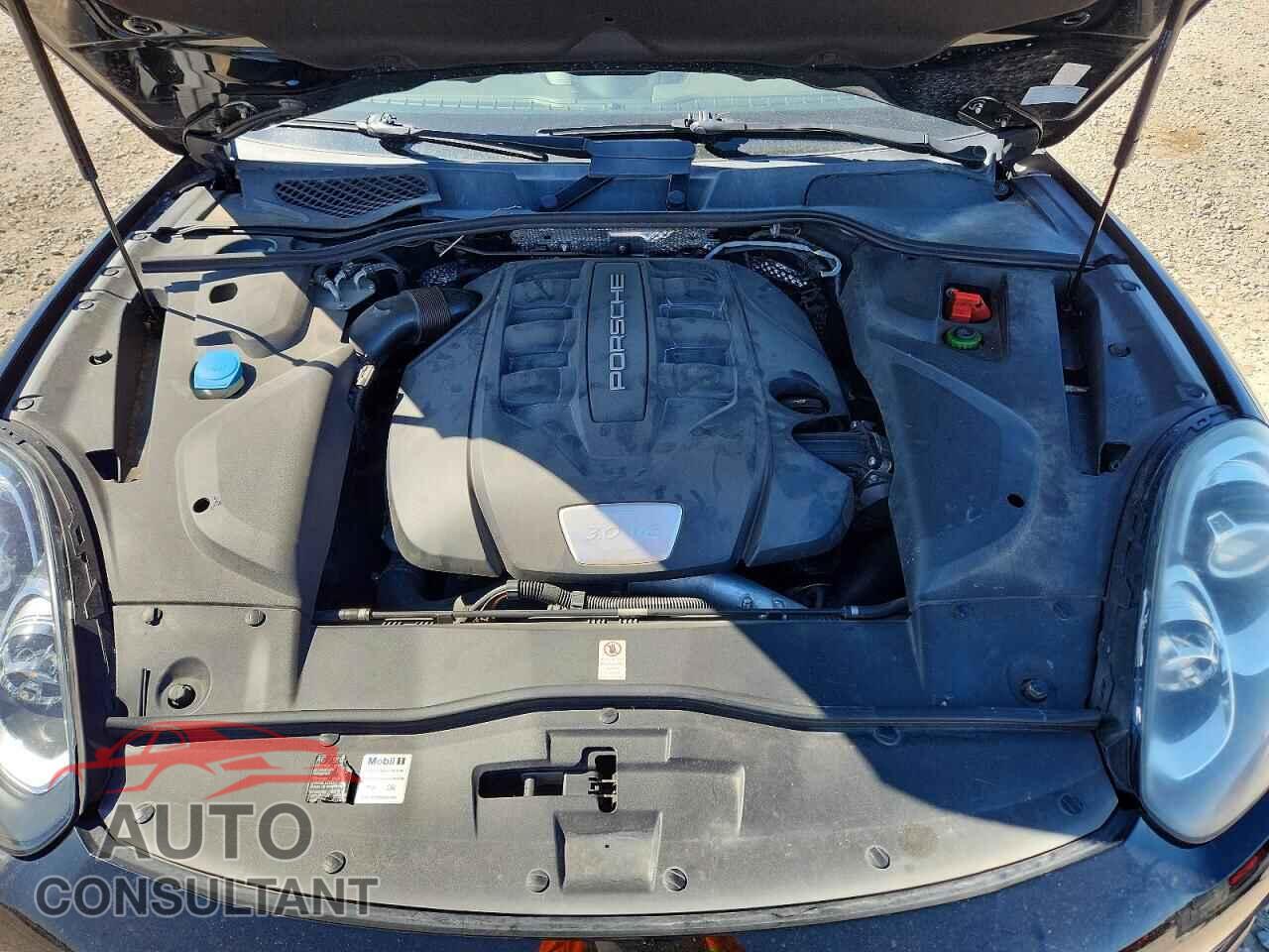 PORSCHE CAYENNE 2016 - WP1AF2A25GKA41476