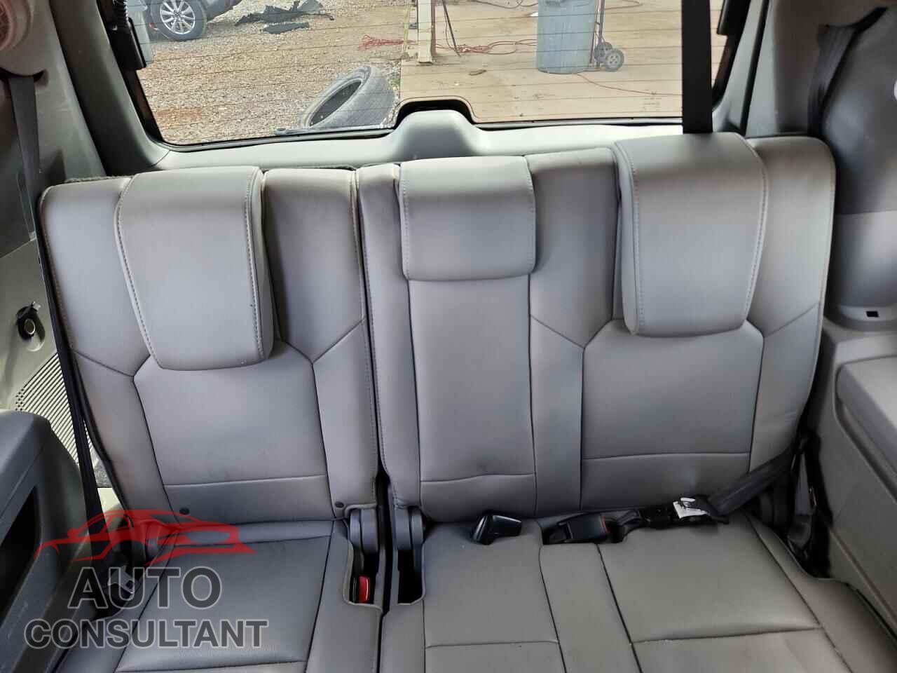 HONDA PILOT 2013 - 5FNYF3H96DB040578