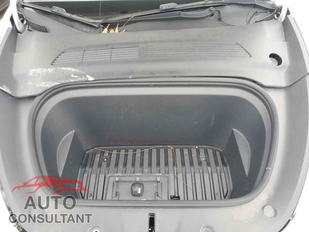 TESLA MODEL Y 2021 - 5YJYGAEE2MF115781