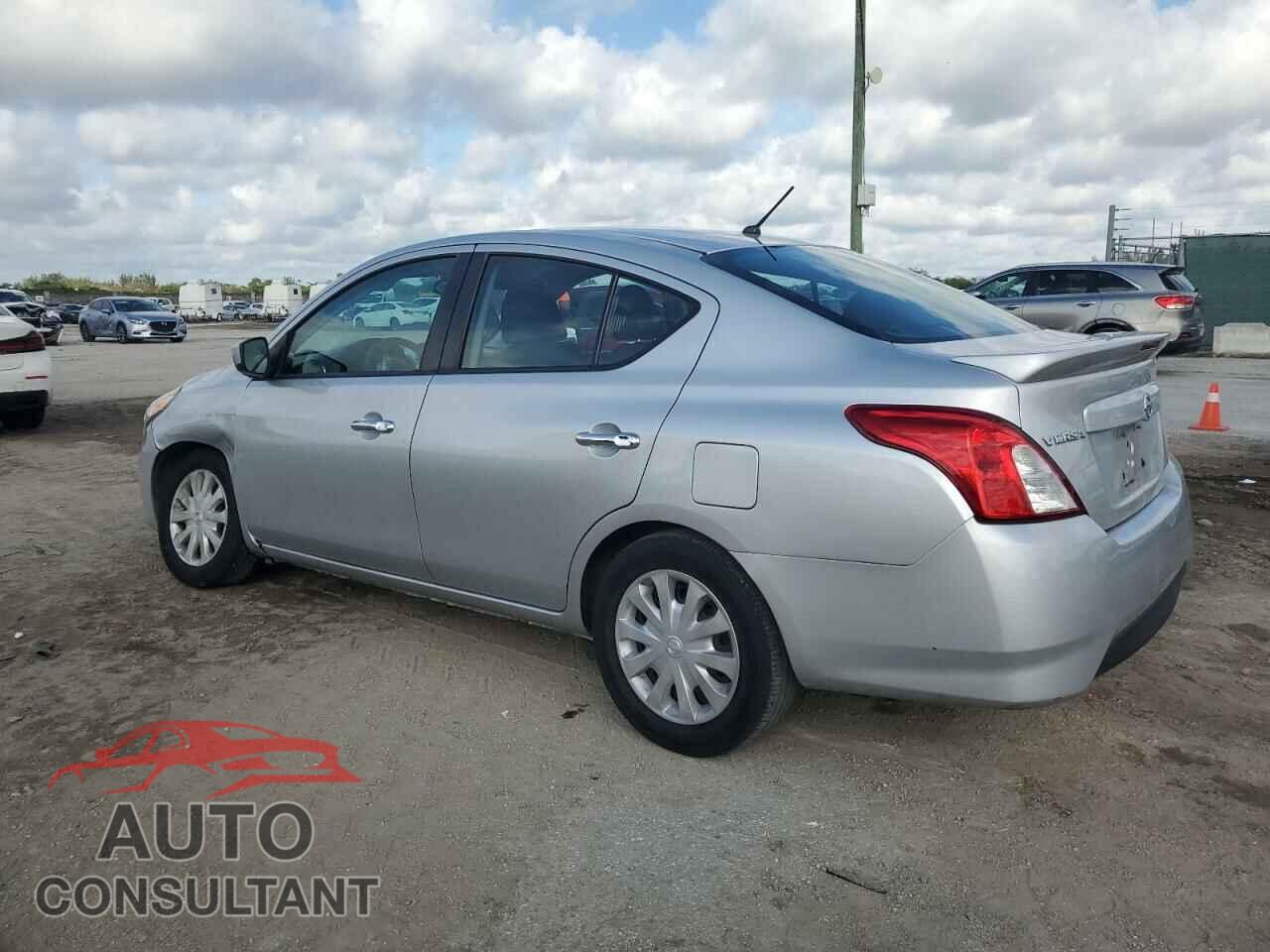 NISSAN VERSA 2017 - 3N1CN7AP3HL803387