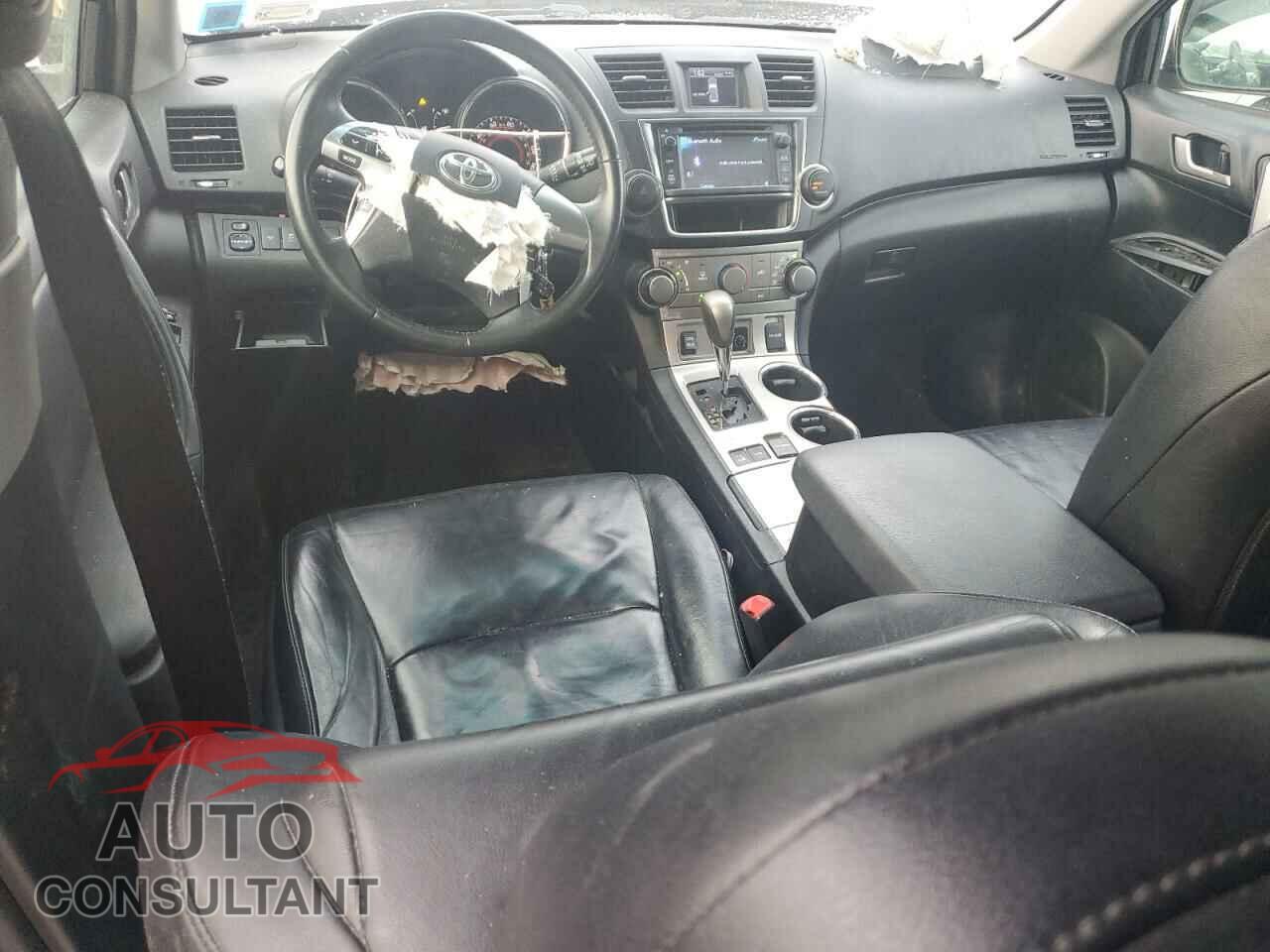 TOYOTA HIGHLANDER 2013 - 5TDBK3EH8DS209895
