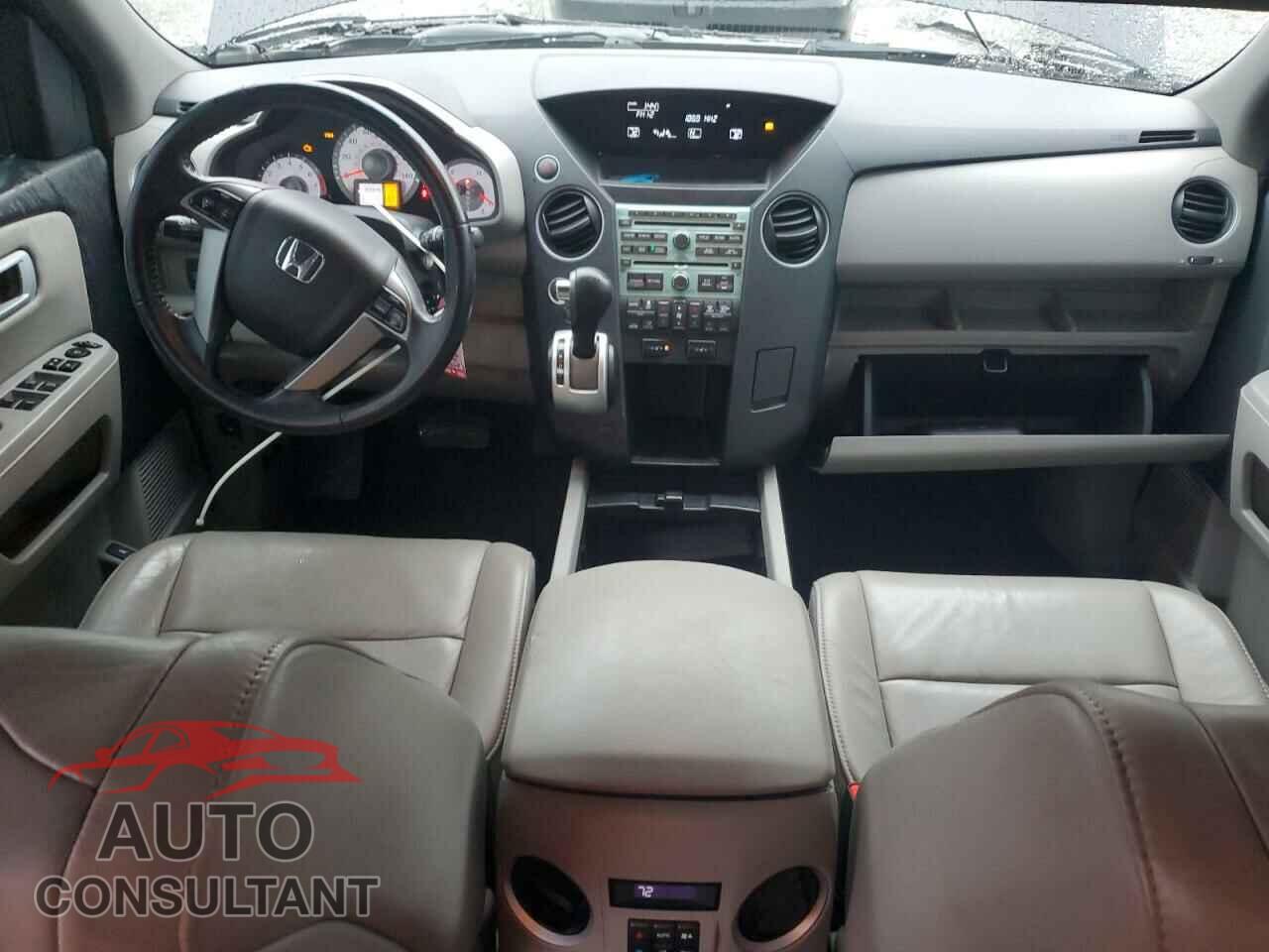 HONDA PILOT 2011 - 5FNYF4H66BB070995