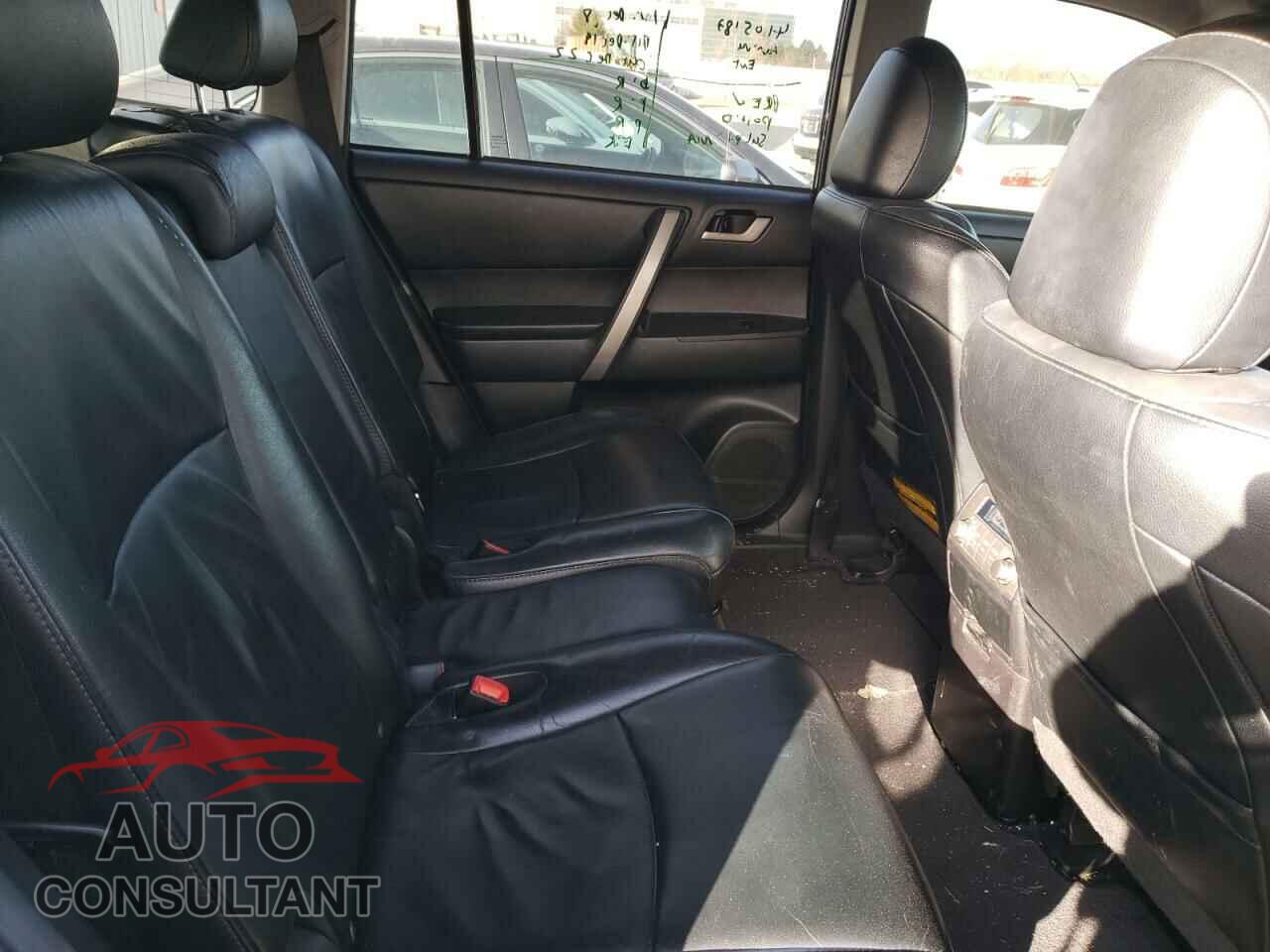 TOYOTA HIGHLANDER 2011 - 5TDBK3EH7BS081842