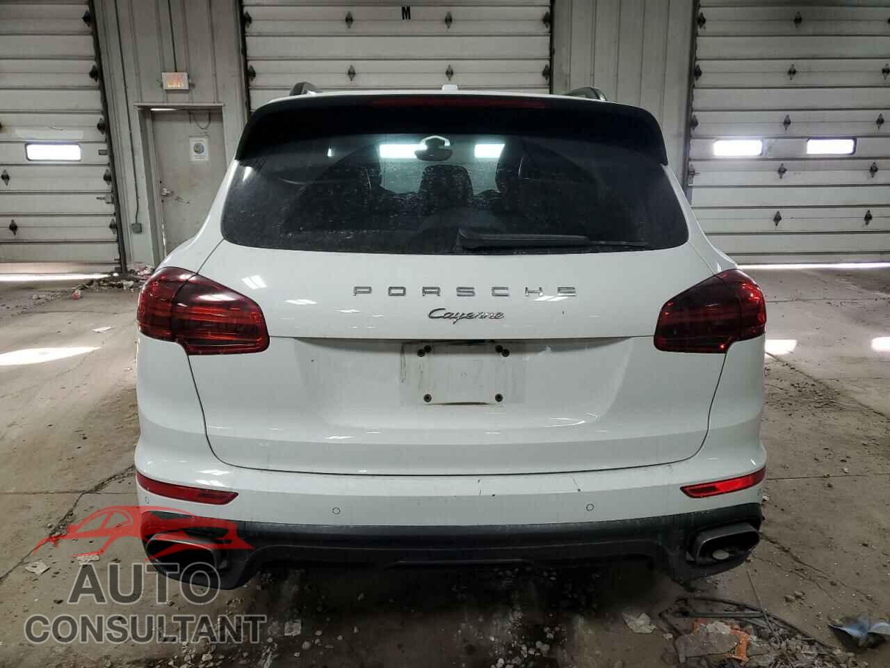 PORSCHE CAYENNE 2018 - WP1AA2A27JKA00854