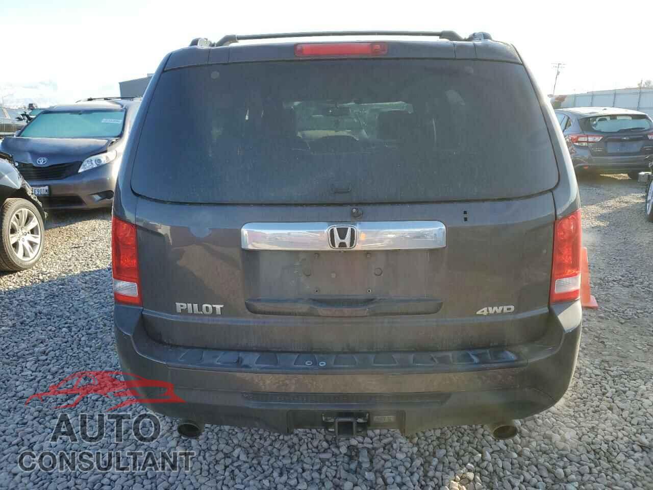 HONDA PILOT 2013 - 5FNYF4H50DB064085