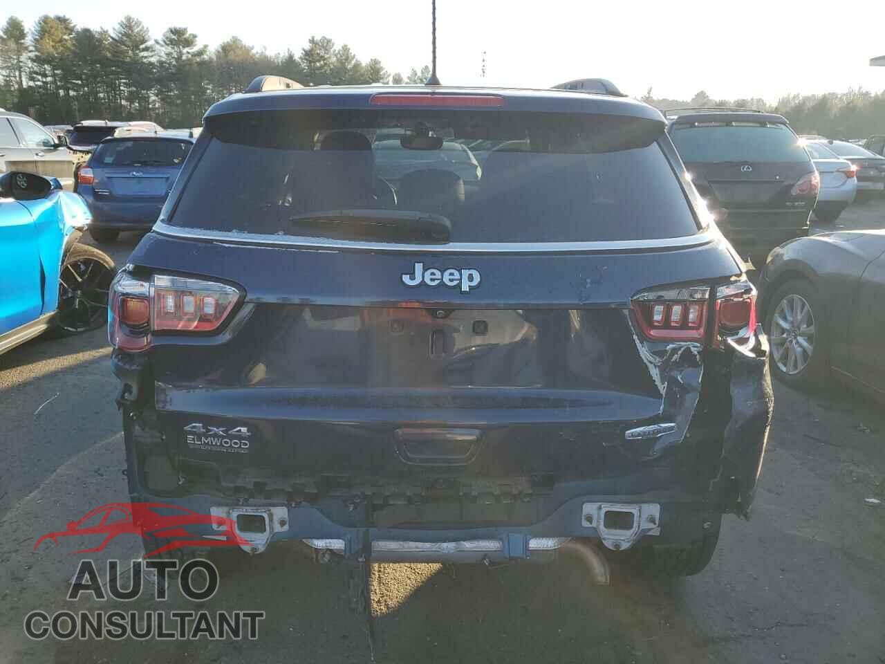 JEEP COMPASS 2018 - 3C4NJDBB8JT201223