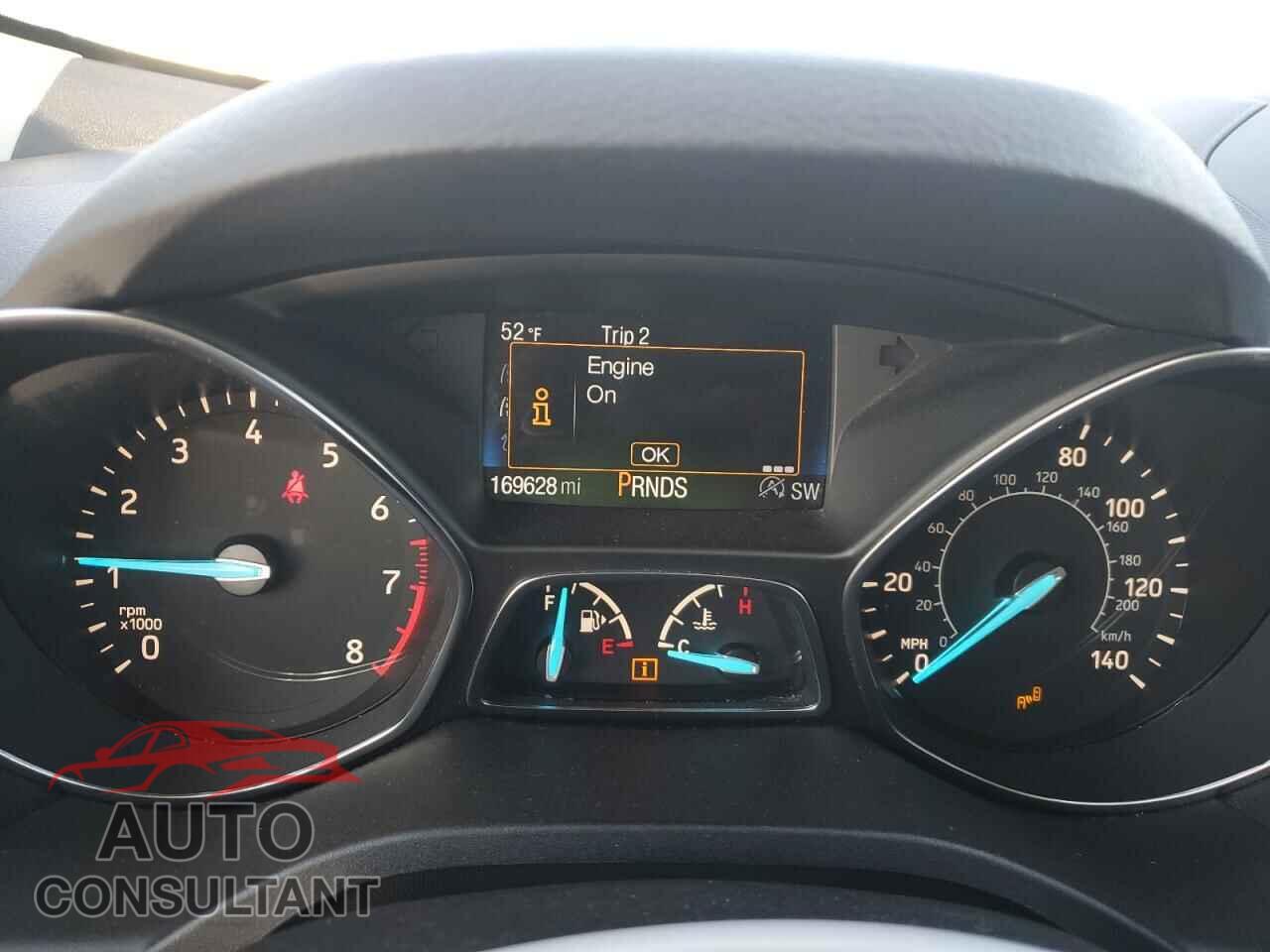 FORD ESCAPE 2017 - 1FMCU0GD8HUD85639