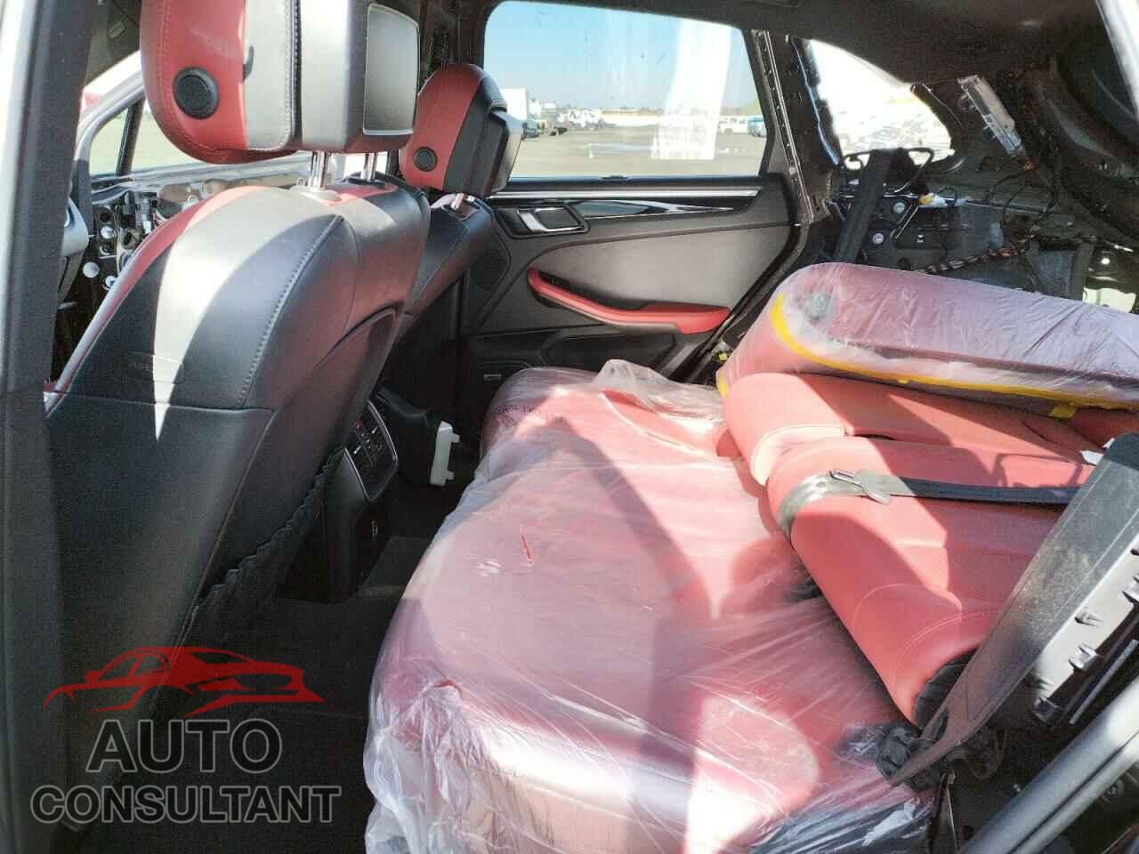 PORSCHE MACAN 2018 - WP1AB2A59JLB38218