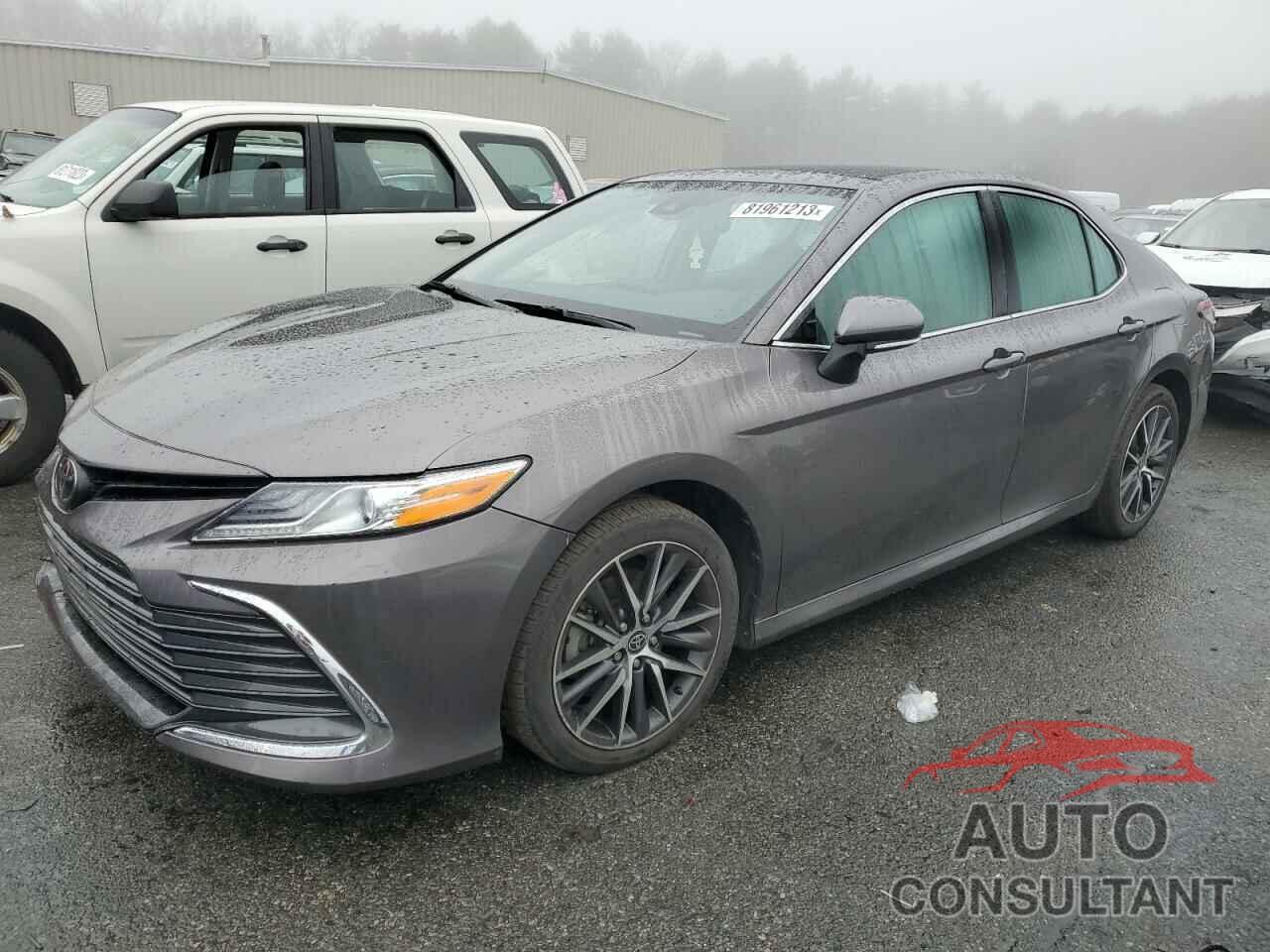 TOYOTA CAMRY 2021 - 4T1F11BK8MU040123