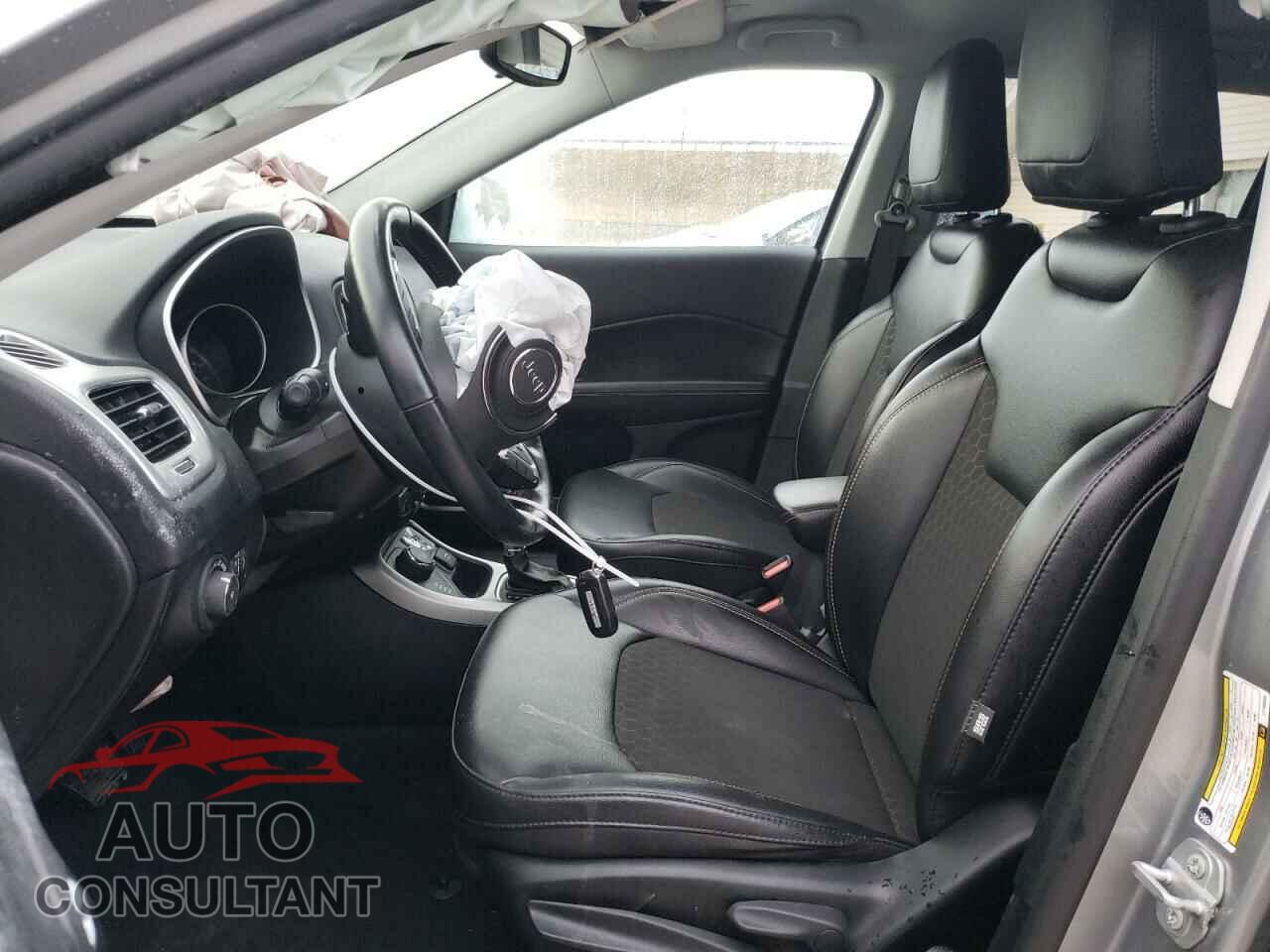 JEEP COMPASS 2020 - 3C4NJDBB0LT196506