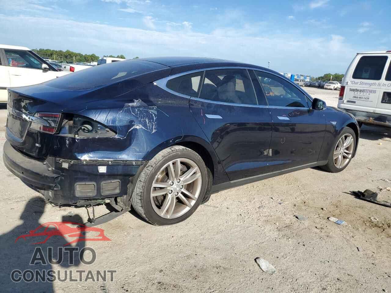 TESLA MODEL S 2015 - 5YJSA1H17FF090296