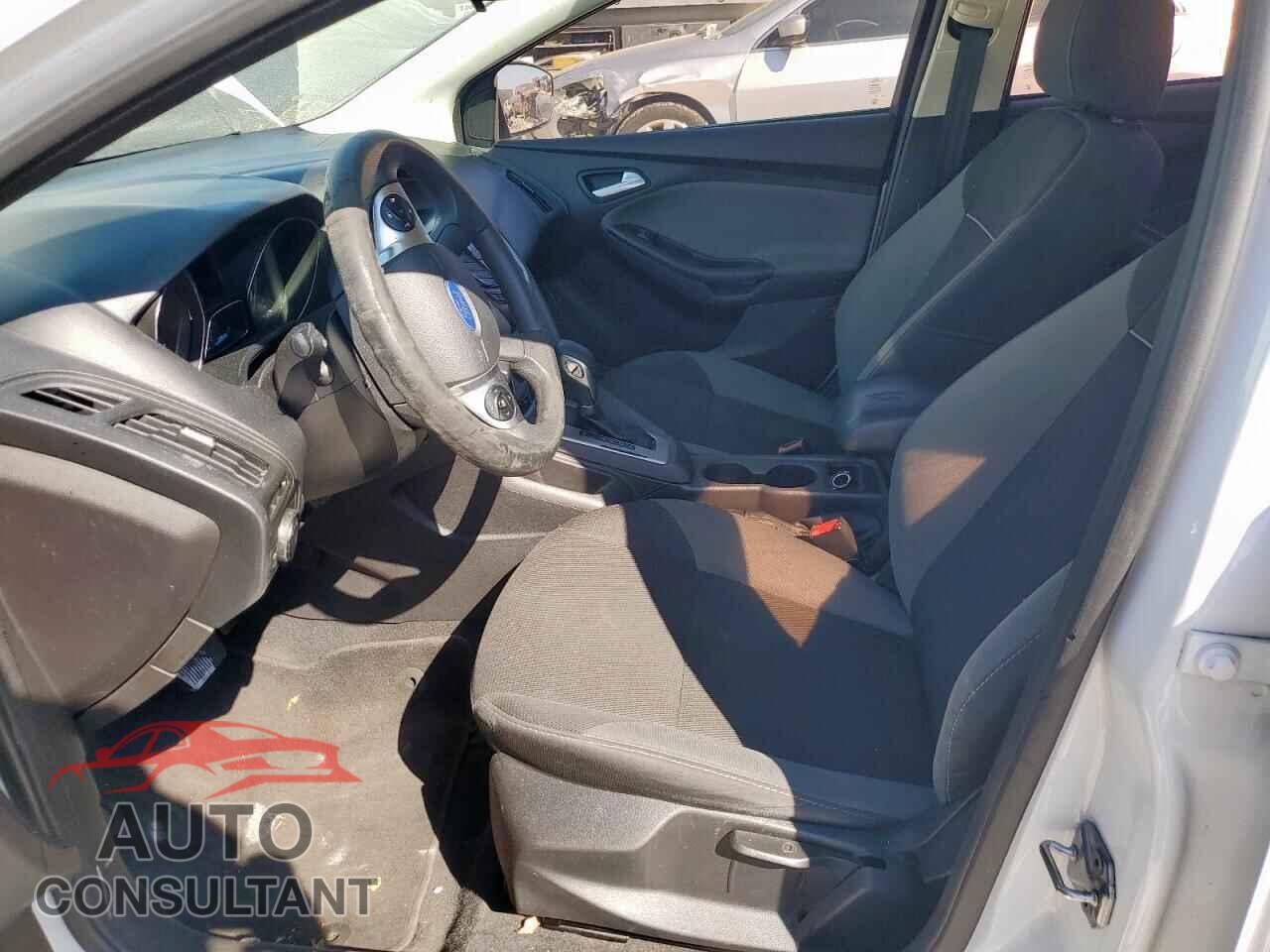 FORD FOCUS 2014 - 1FADP3F29EL419824