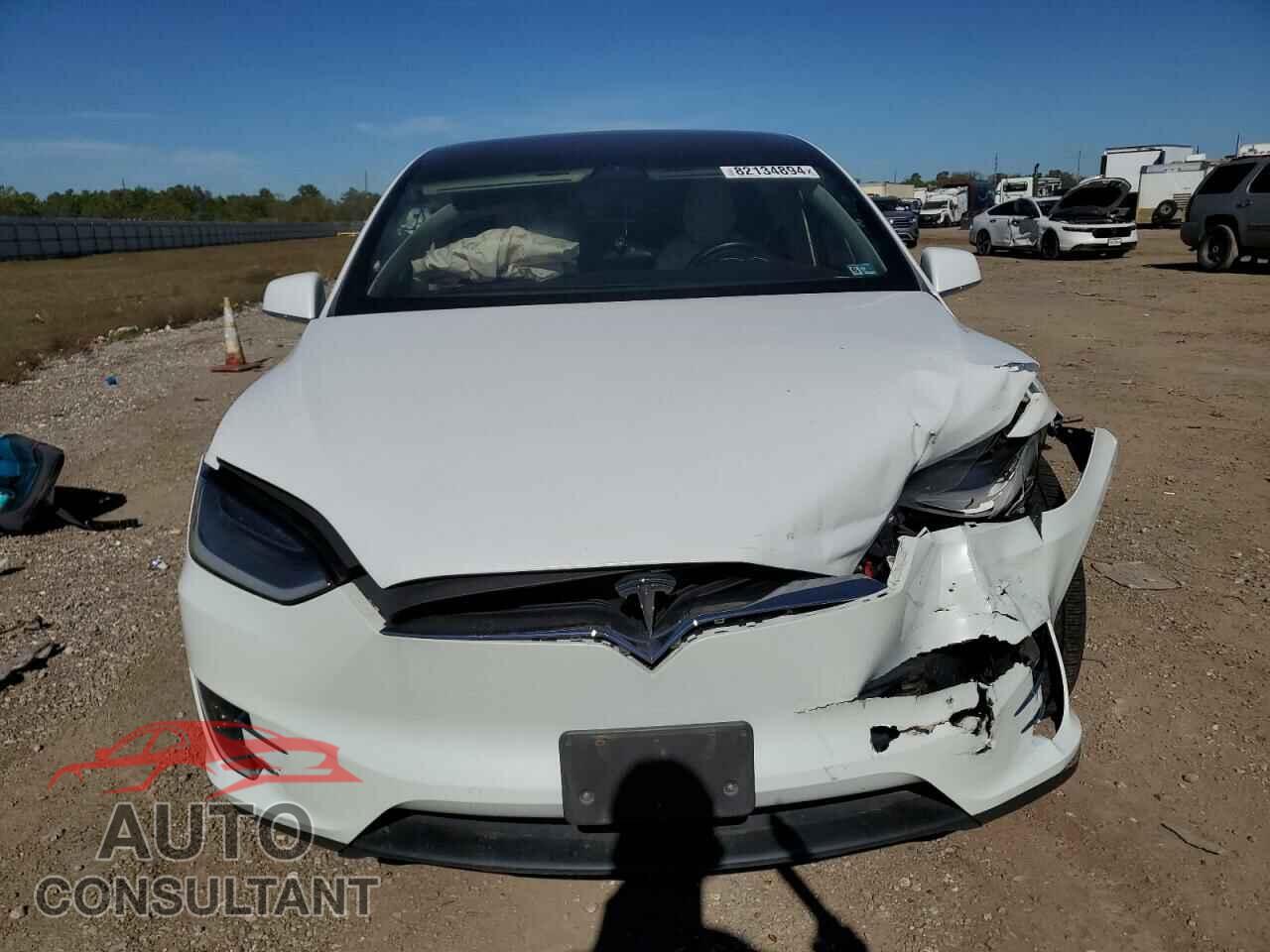 TESLA MODEL X 2018 - 5YJXCAE27JF124663