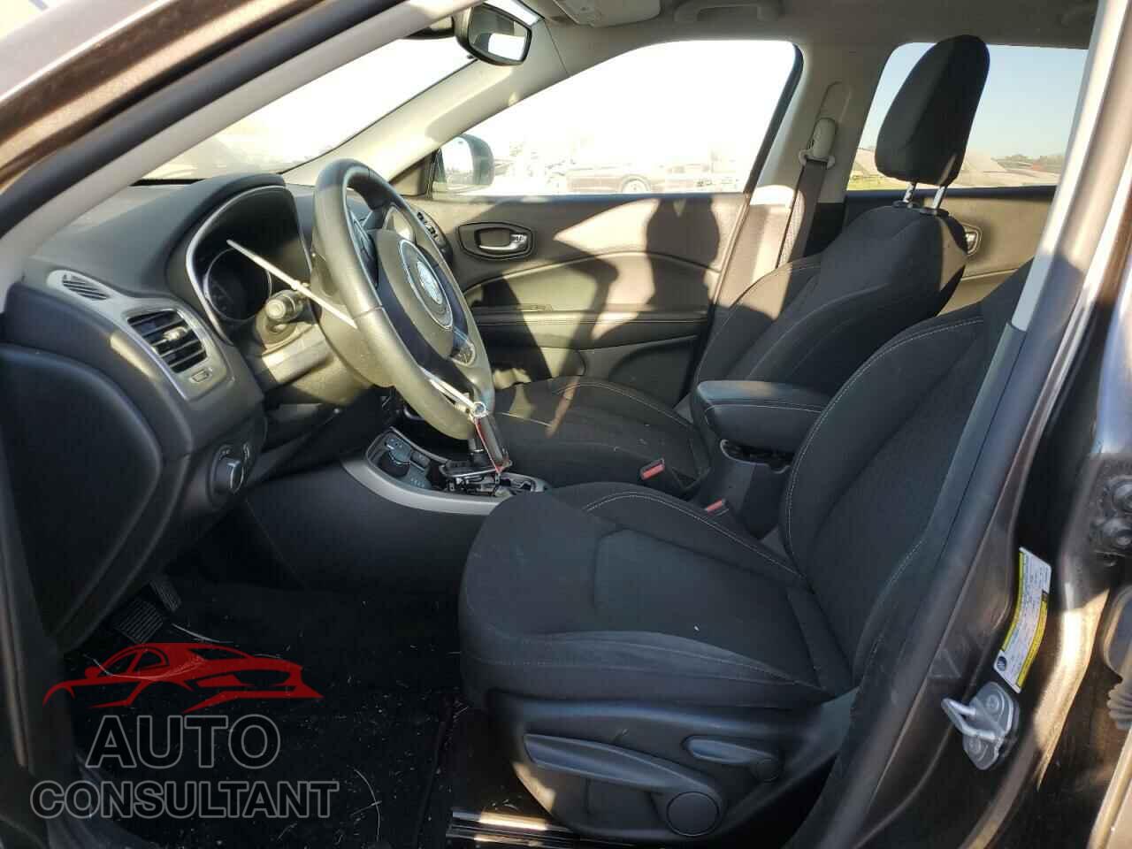 JEEP COMPASS 2018 - 3C4NJDAB8JT463874