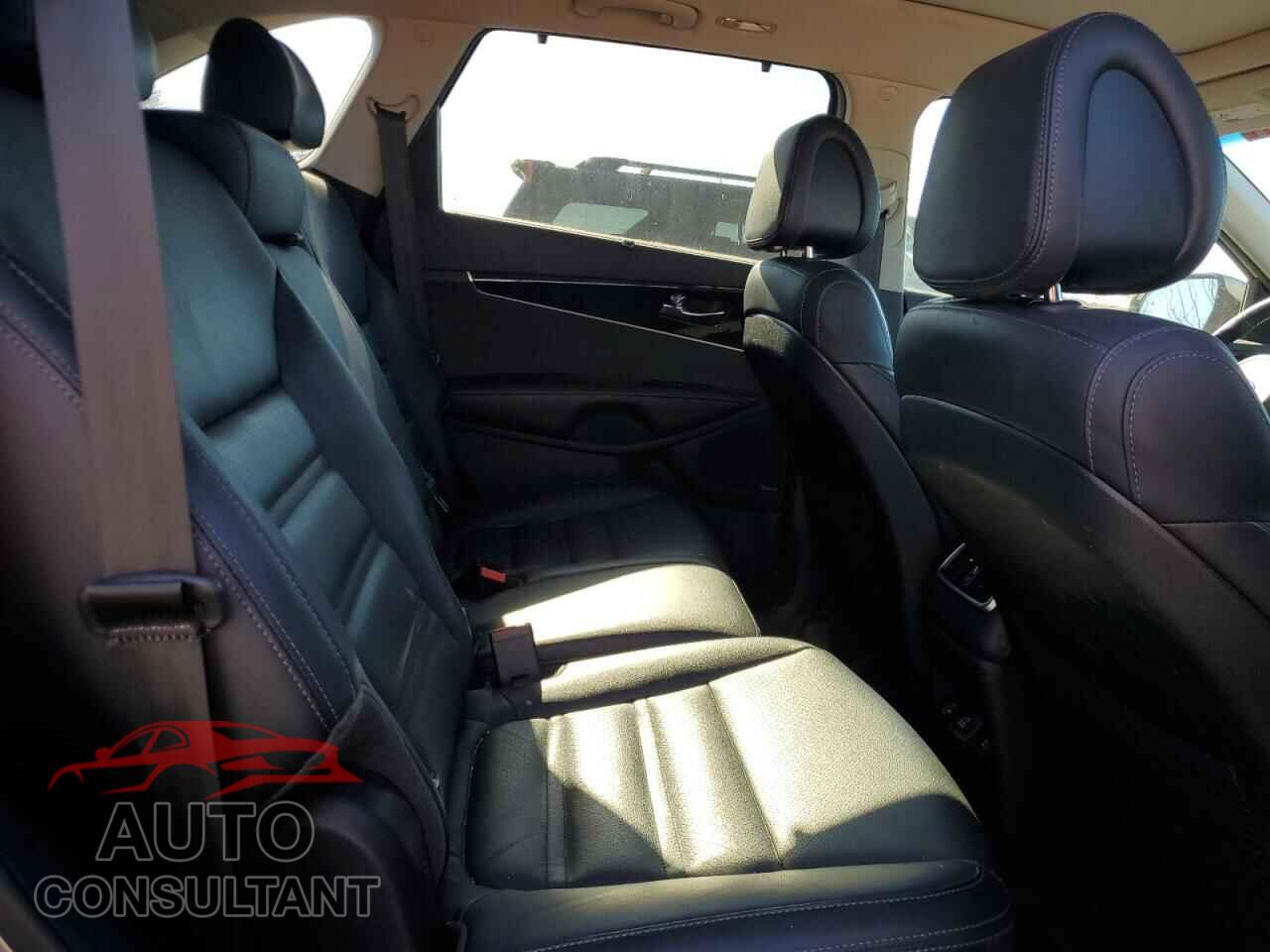 KIA SORENTO 2016 - 5XYPHDA56GG124710