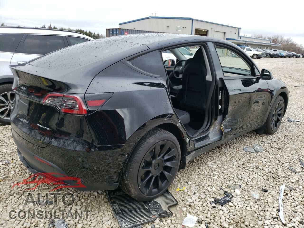 TESLA MODEL Y 2023 - 7SAYGDEE5PF778304