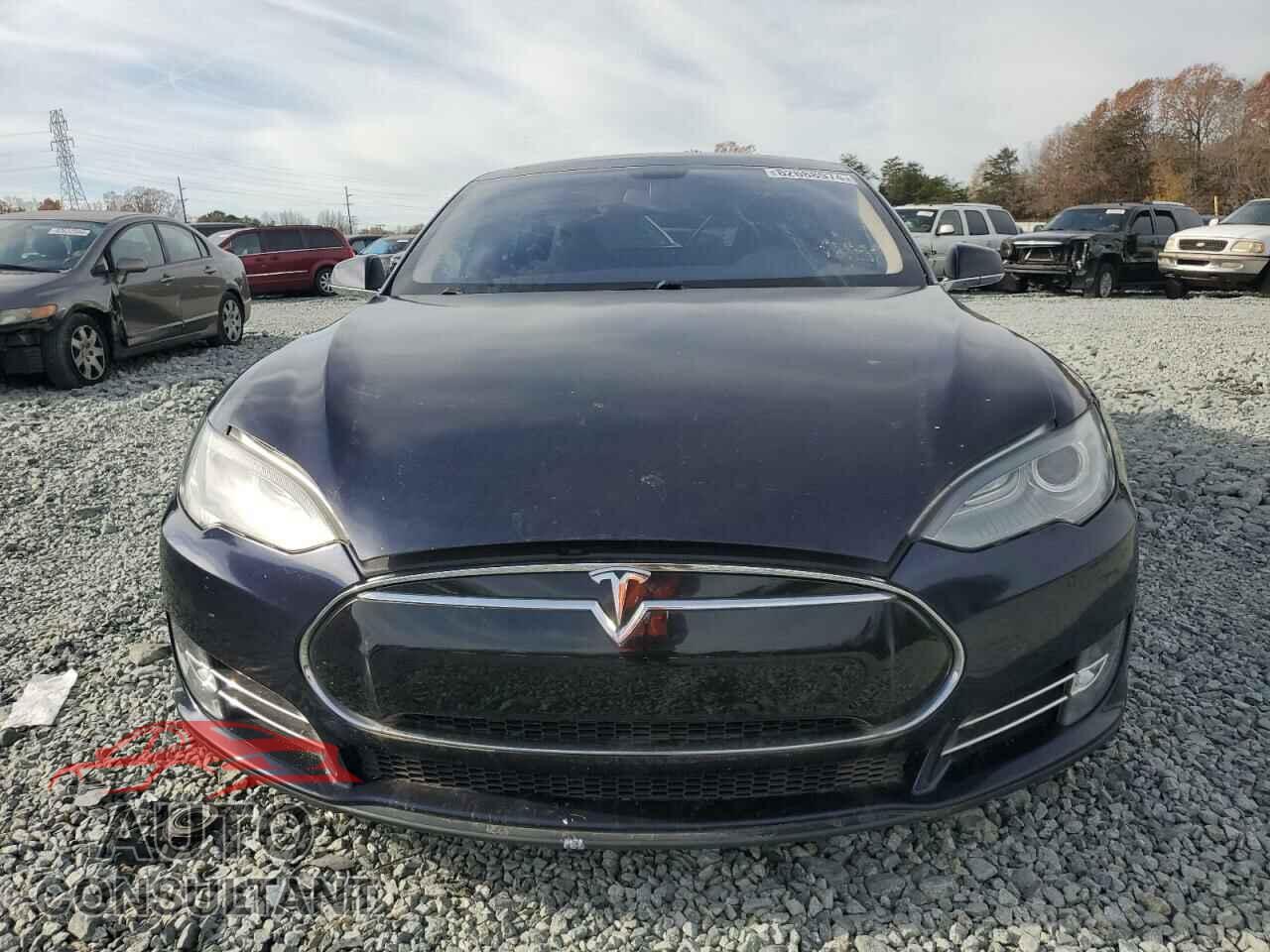 TESLA MODEL S 2013 - 5YJSA1DP9DFP24635