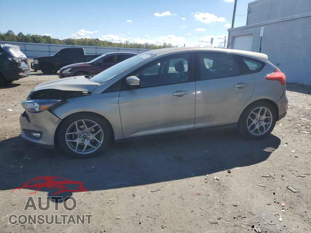 FORD FOCUS 2015 - 1FADP3K28FL286447