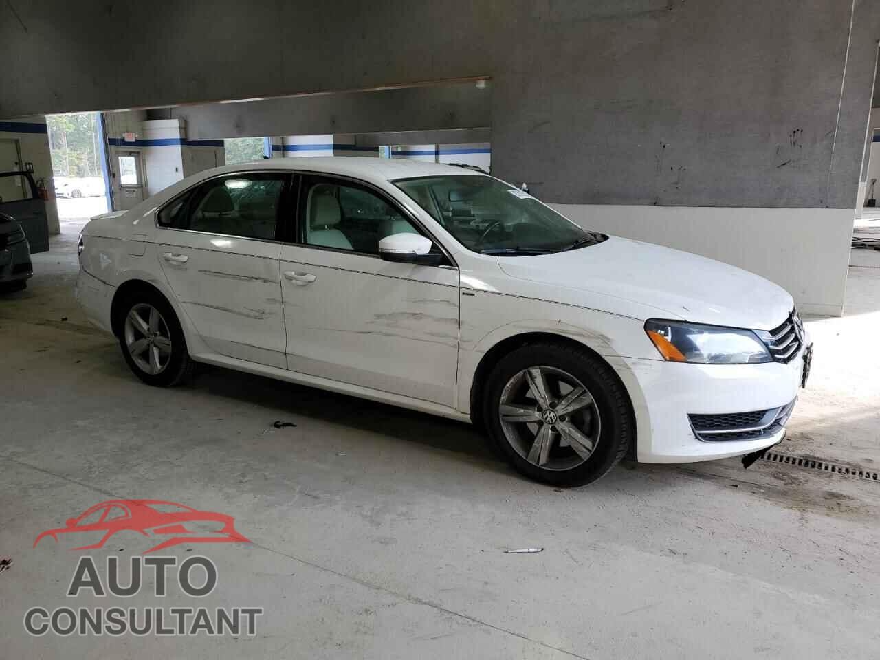 VOLKSWAGEN PASSAT 2014 - 1VWAT7A32EC035199