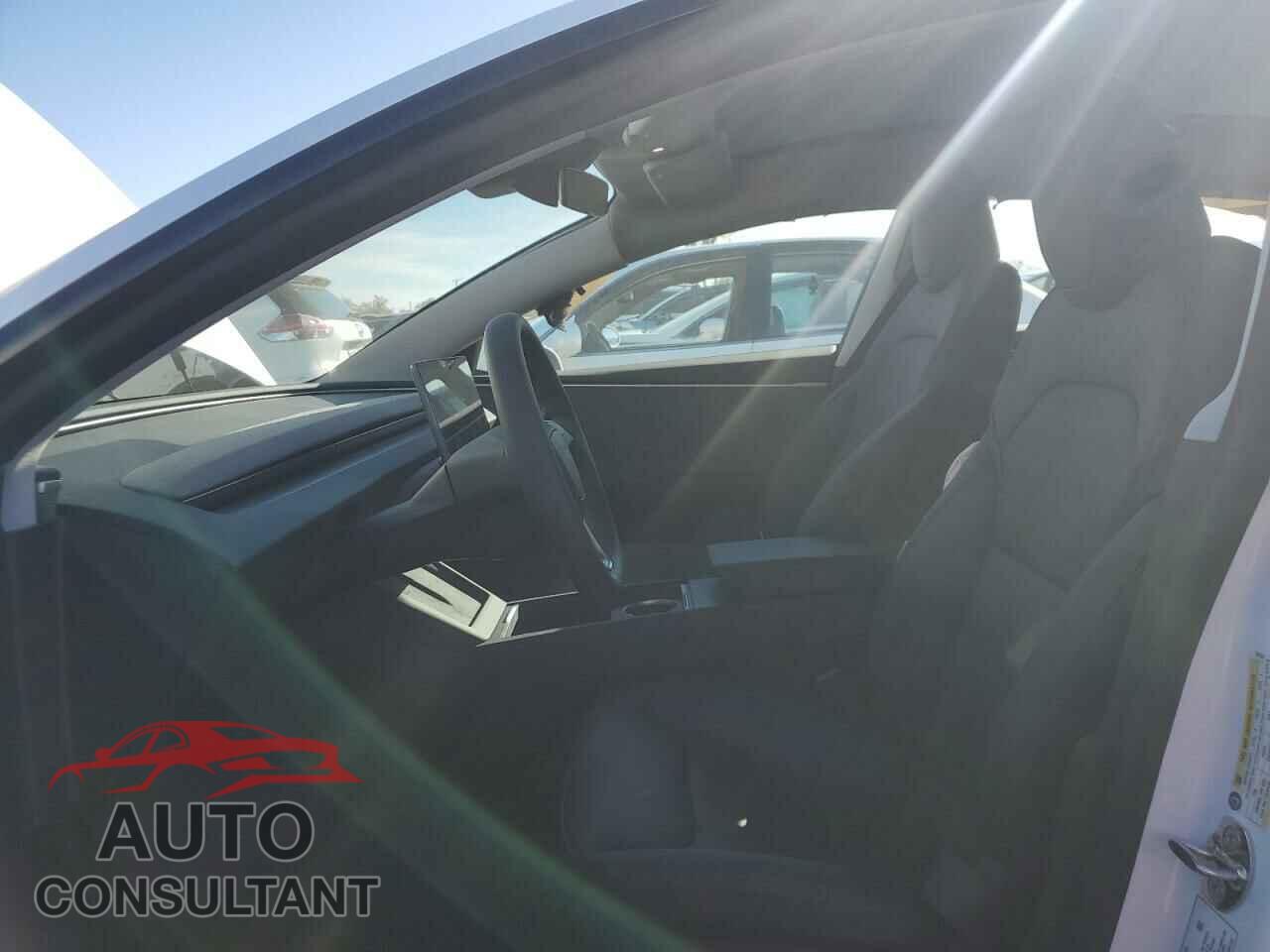 TESLA MODEL 3 2024 - 5YJ3E1EA0RF841627
