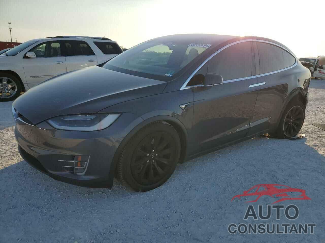 TESLA MODEL X 2017 - 5YJXCBE22HF049774