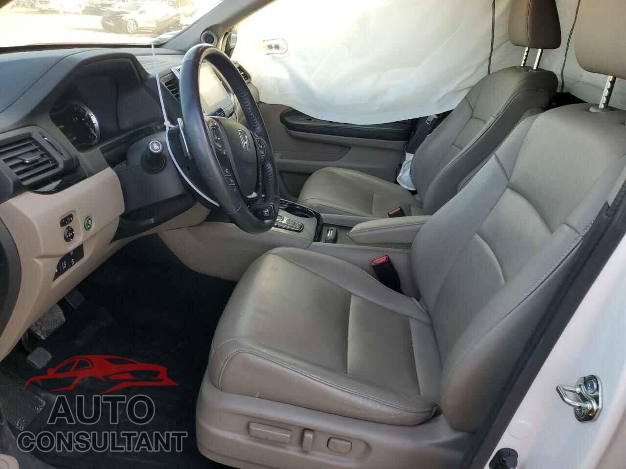 HONDA PILOT 2017 - 5FNYF5H98HB018552