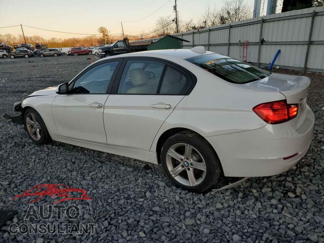 BMW 3 SERIES 2013 - WBA3C3C58DF979263
