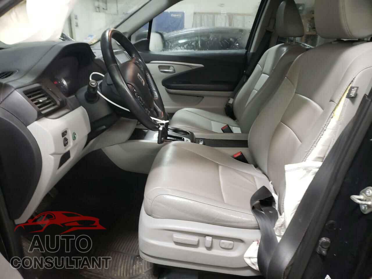 HONDA PILOT 2017 - 5FNYF6H7XHB049242