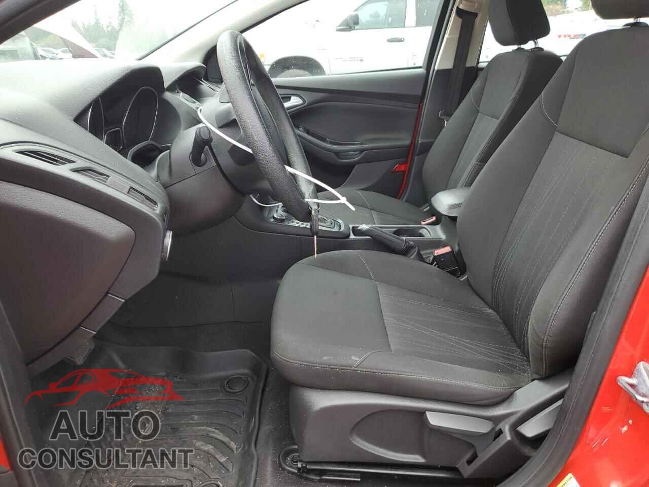 FORD FOCUS 2015 - 1FADP3K24FL223555