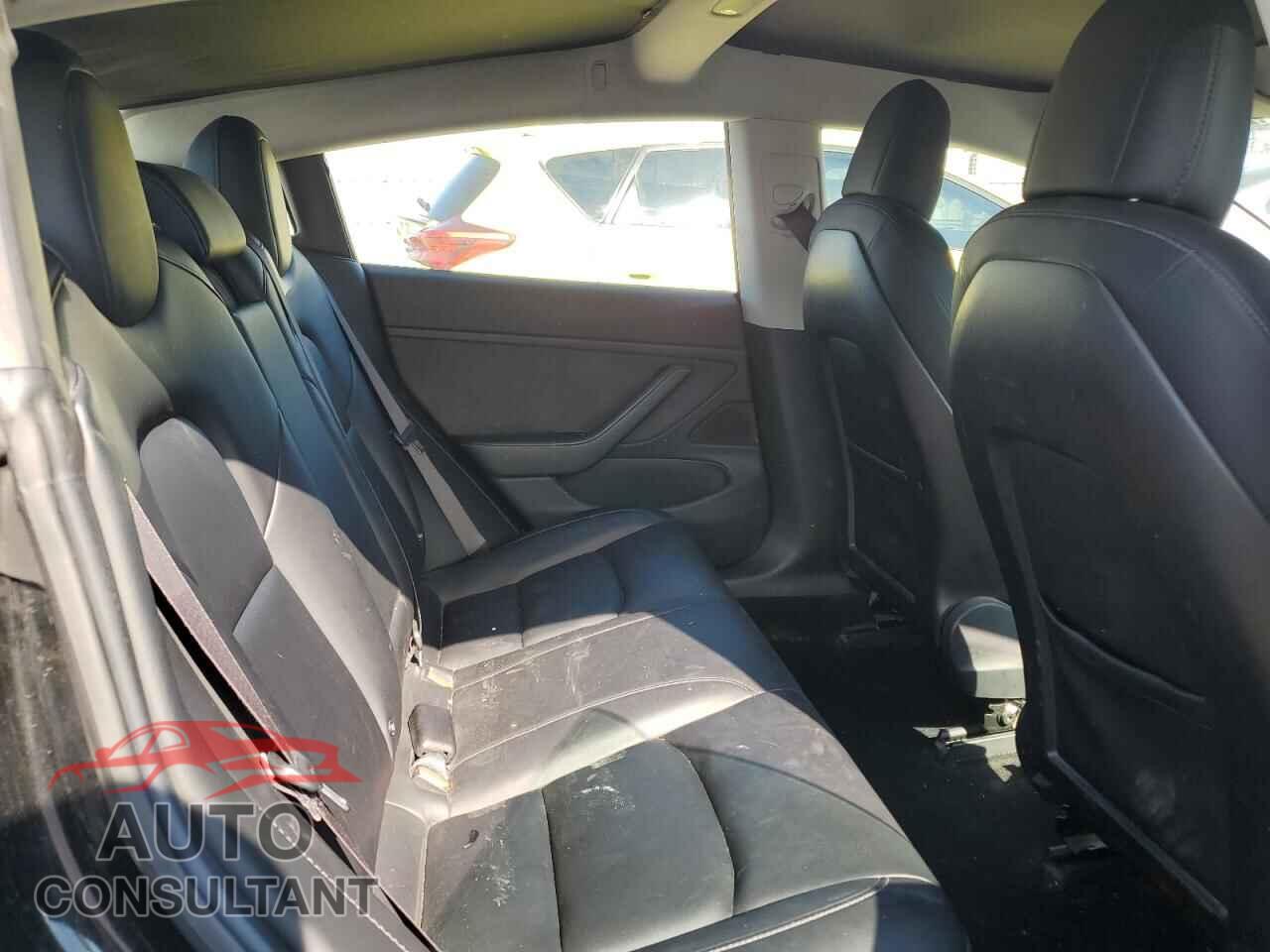 TESLA MODEL 3 2018 - 5YJ3E1EA5JF040163