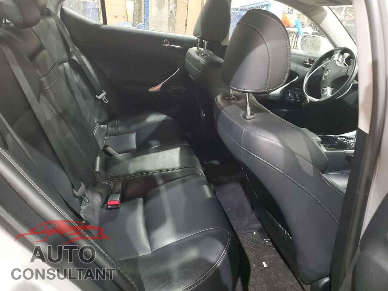 LEXUS IS 2011 - JTHCF5C25B5049334