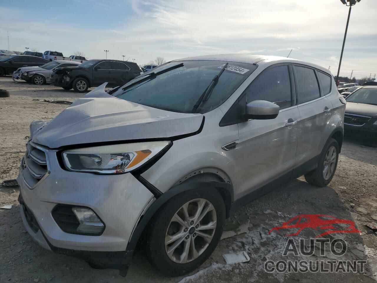 FORD ESCAPE 2017 - 1FMCU0G91HUB05233