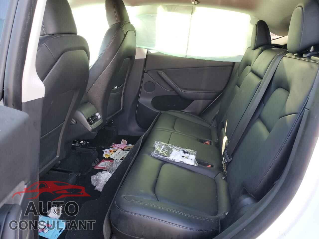 TESLA MODEL Y 2023 - LRWYGDFD2PC967392