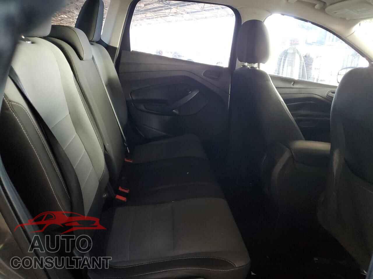 FORD ESCAPE 2017 - 1FMCU0F79HUC11512