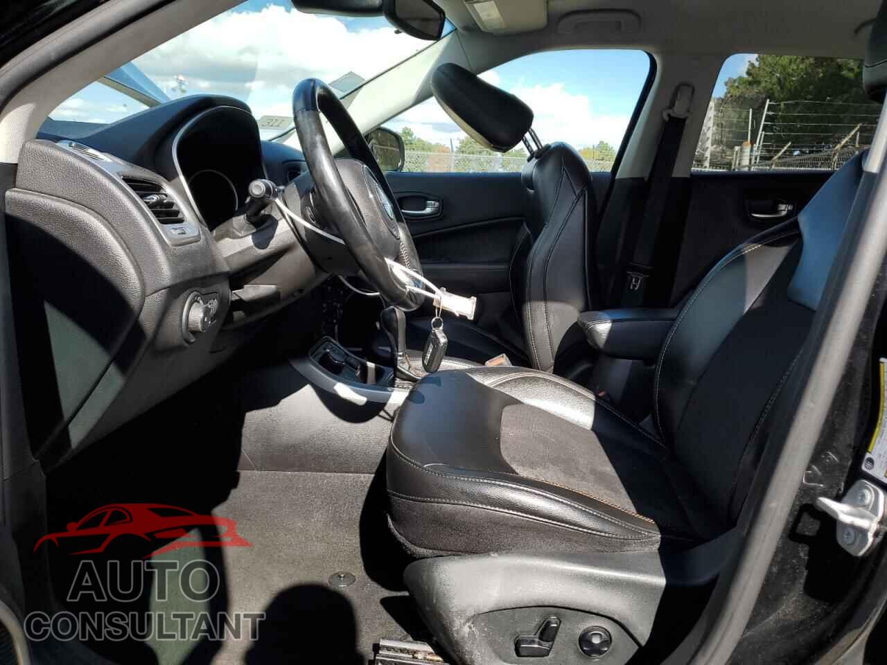 JEEP COMPASS 2020 - 3C4NJDBB7LT205105