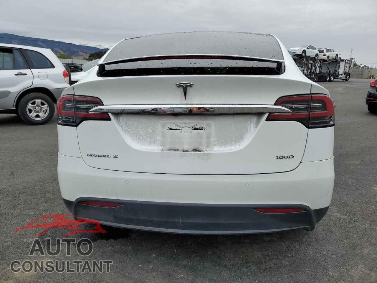 TESLA MODEL X 2018 - 5YJXCAE24JF137449
