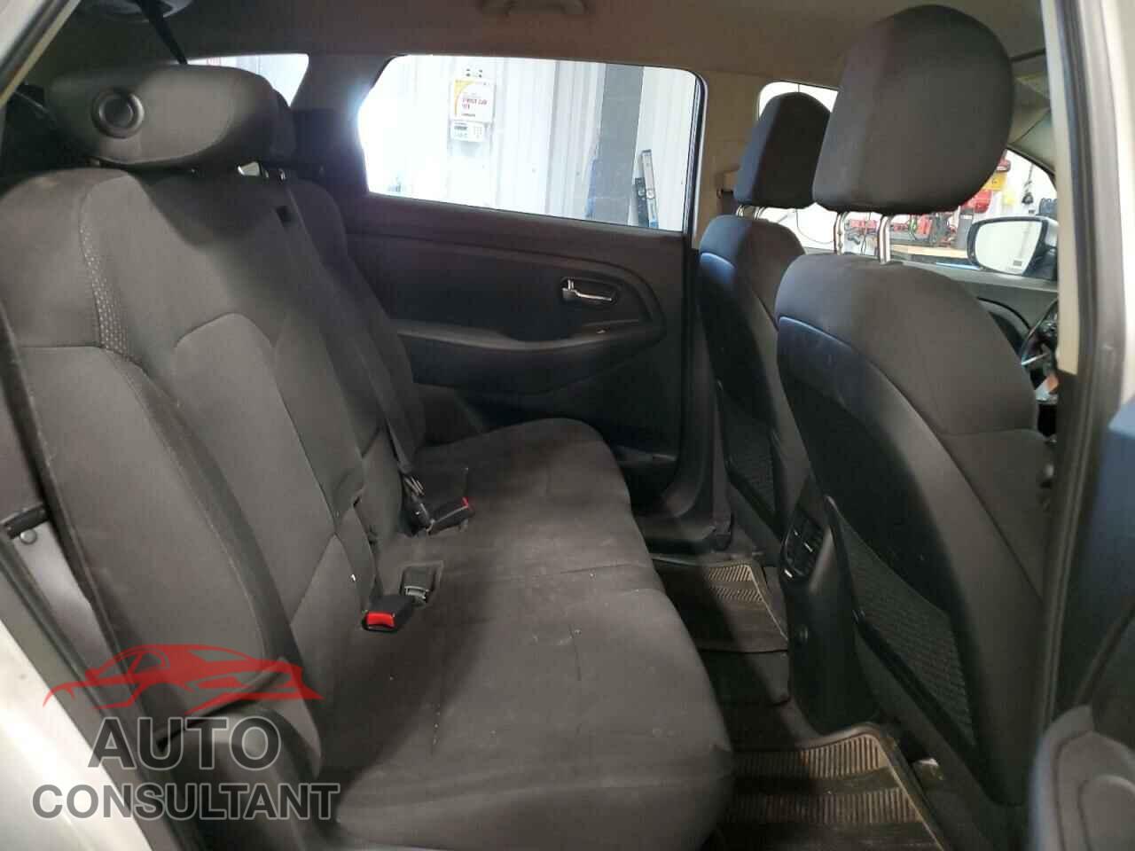 KIA RONDO 2016 - KNAHT8A33G7129415