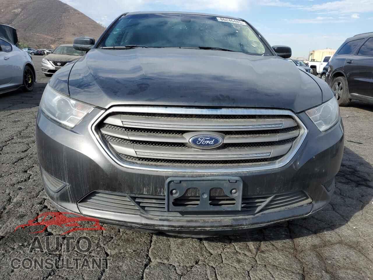 FORD TAURUS 2018 - 1FAHP2D85JG112835