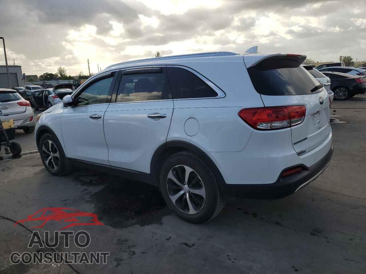 KIA SORENTO 2018 - 5XYPH4A54JG366208