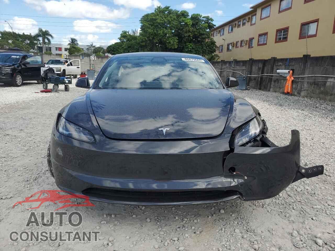 TESLA MODEL 3 2025 - 5YJ3E1EA3SF037697