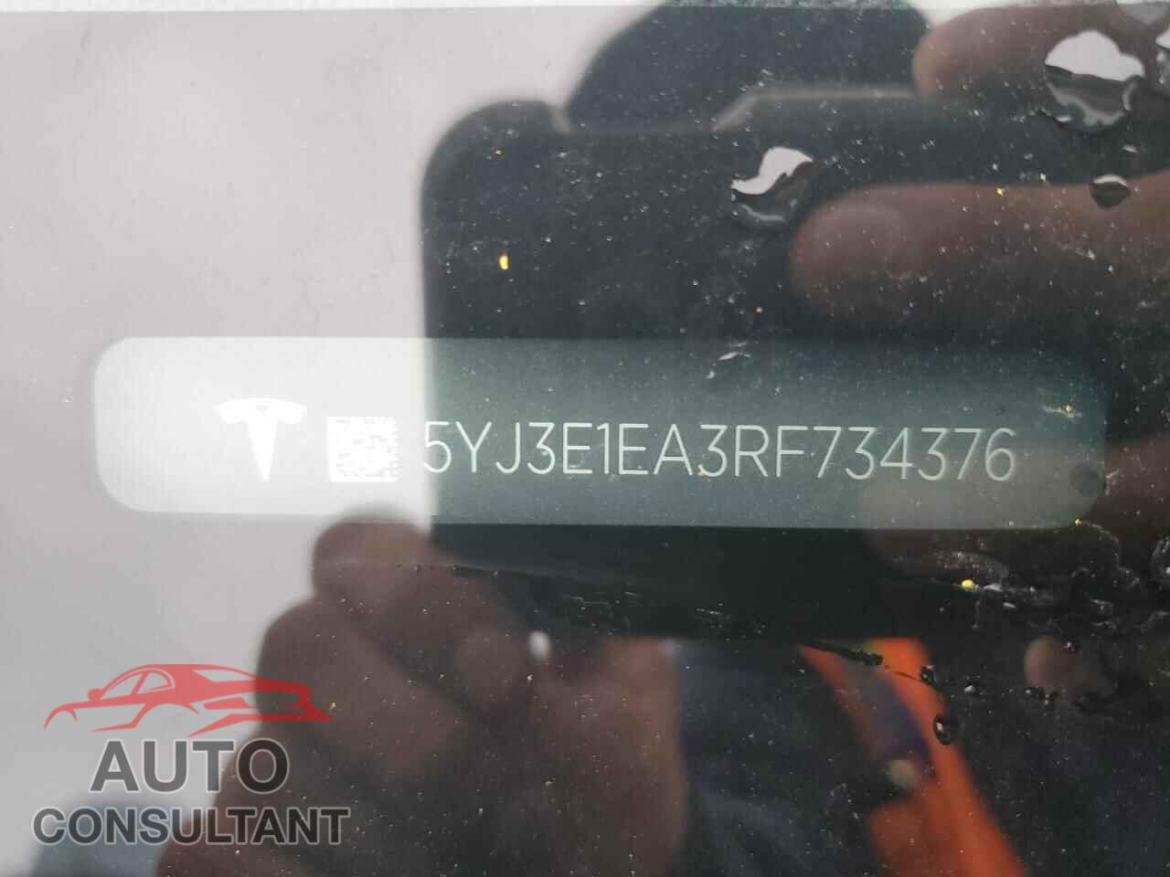 TESLA MODEL 3 2024 - 5YJ3E1EA3RF734376