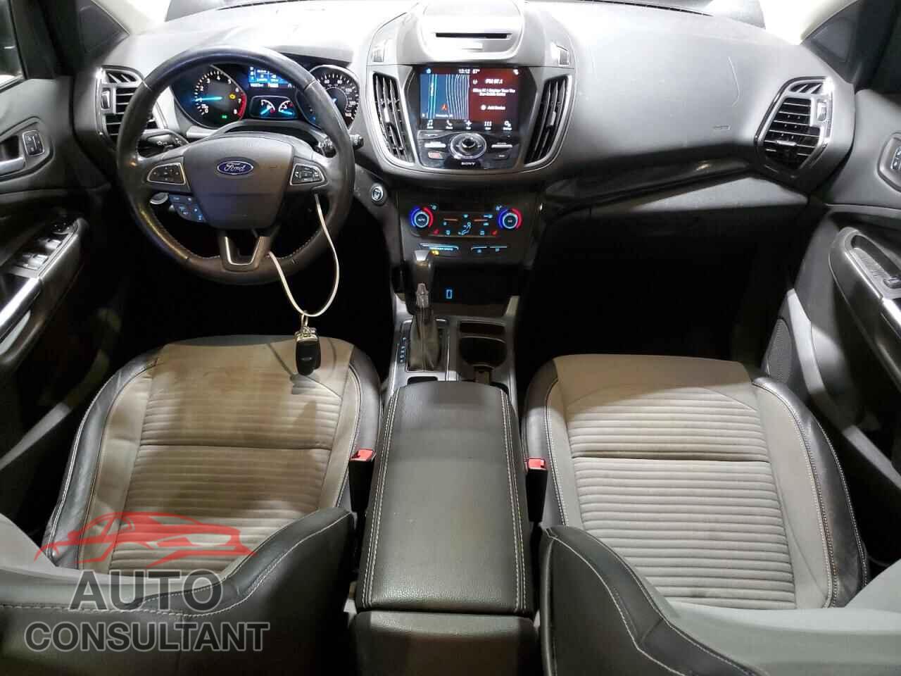 FORD ESCAPE 2017 - 1FMCU9JD9HUB06275