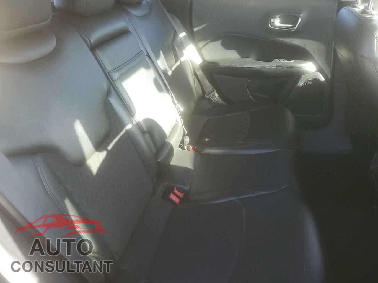JEEP COMPASS 2018 - 3C4NJCBB6JT304991