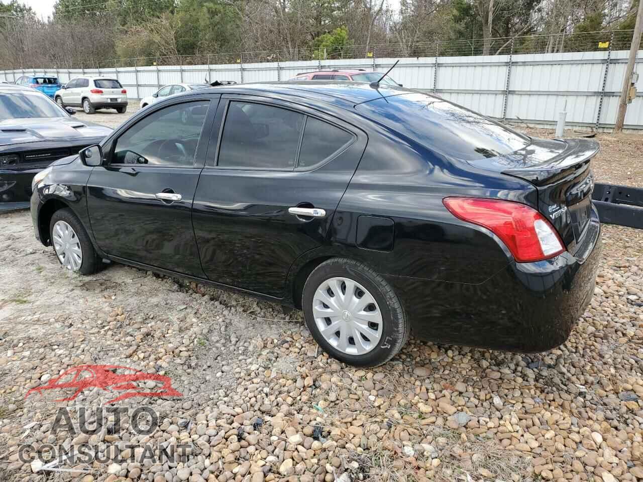 NISSAN VERSA 2019 - 3N1CN7AP7KL864930
