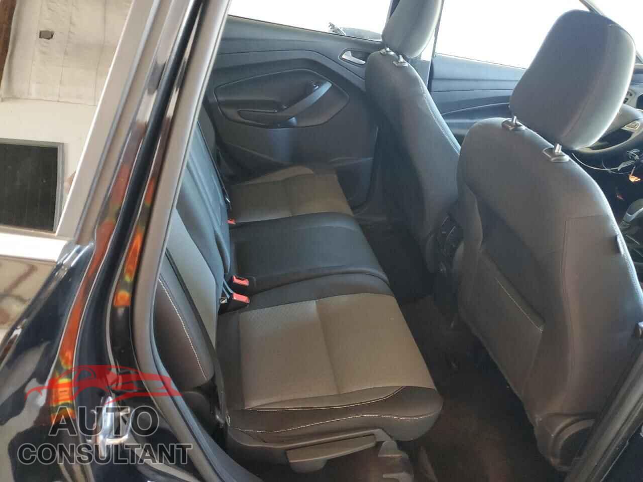 FORD ESCAPE 2018 - 1FMCU9GDXJUA04397