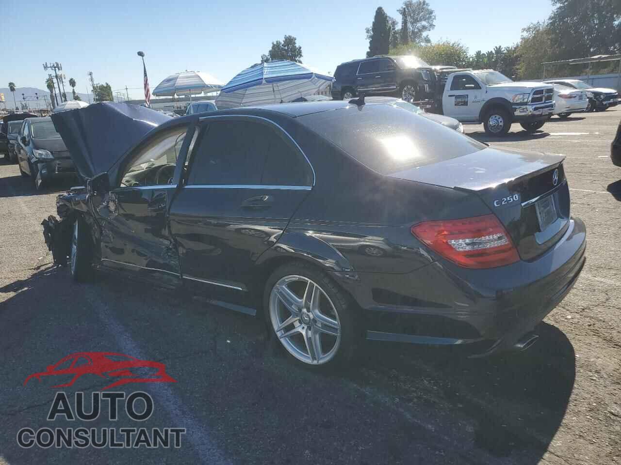 MERCEDES-BENZ C-CLASS 2013 - WDDGF4HB3DR268185